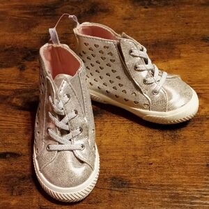 NWOT wonder nation Girls 6 Silver Velcro Closure heart High Top Shors